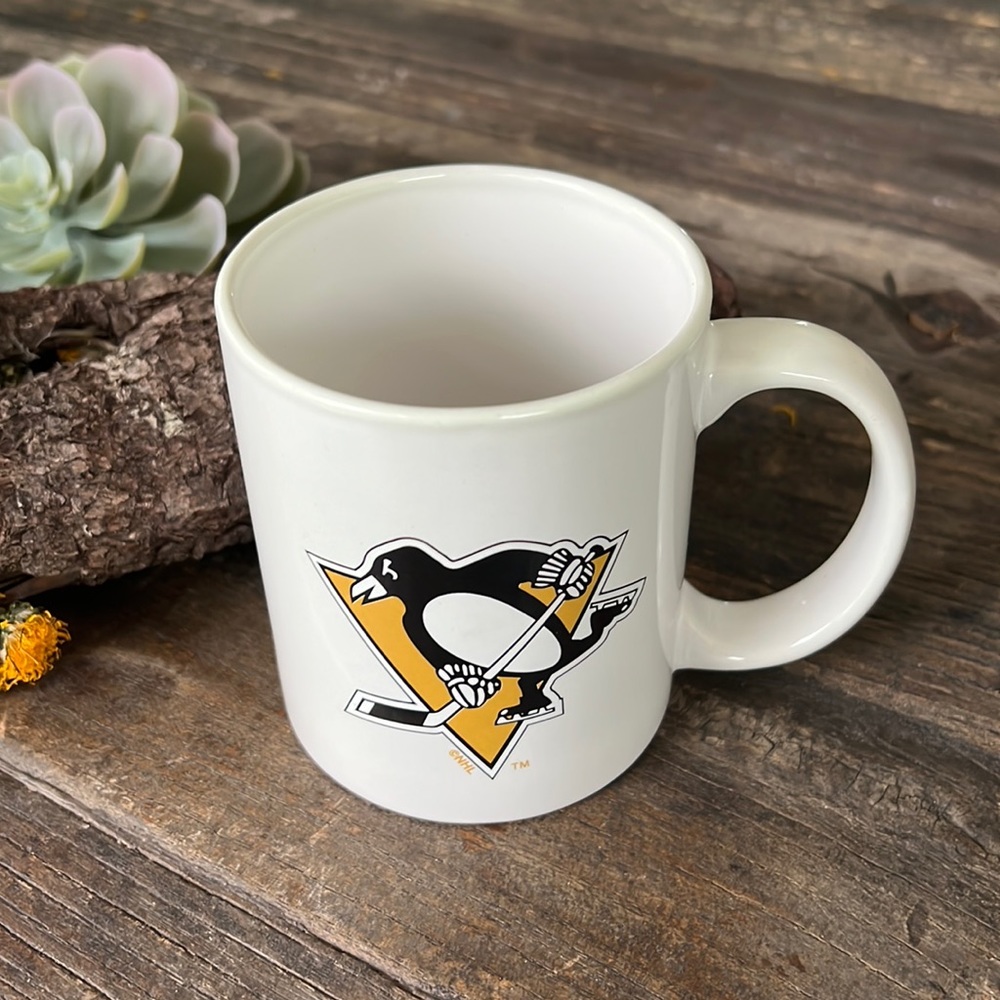 🎁4/$25 - NHL Pittsburgh Penguins Mug - like NEW